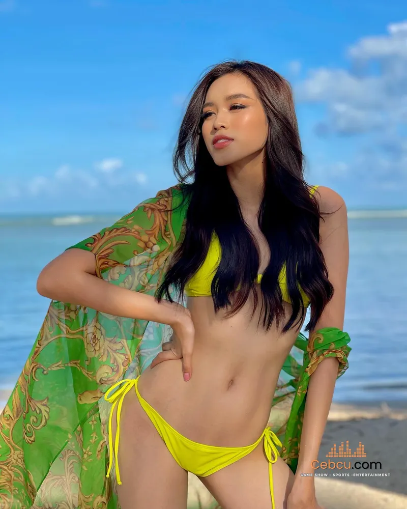 Hoa hậu Đỗ Thị Hà mặc bikini