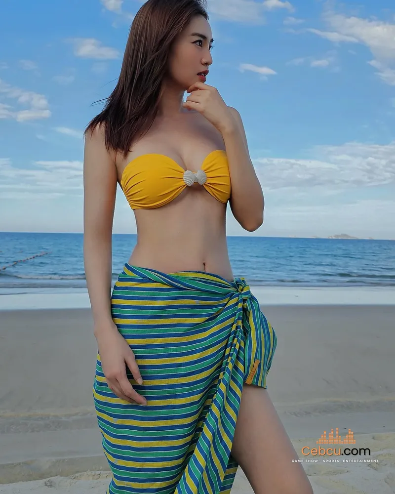 Ninh Dương Lan Ngọc mặc bikini