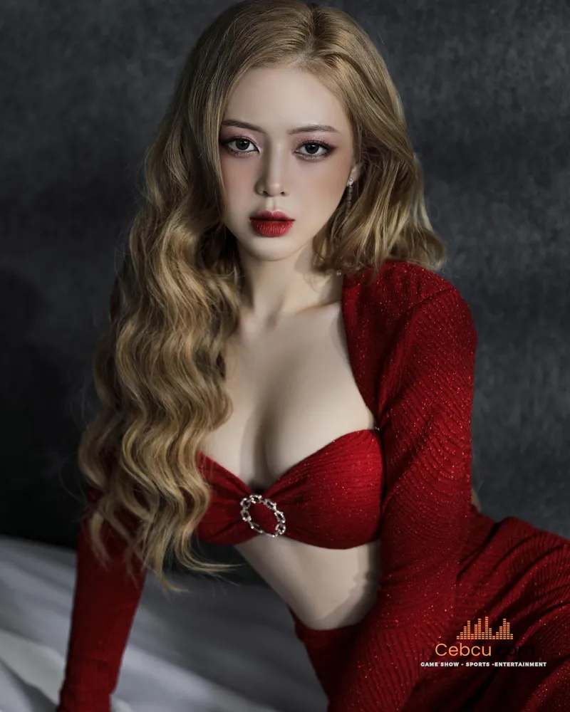 Liz Kim Cương sexy