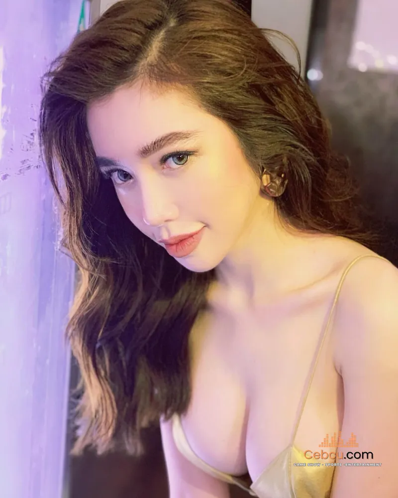 Hot girl Elly Trần quê ở đâu?