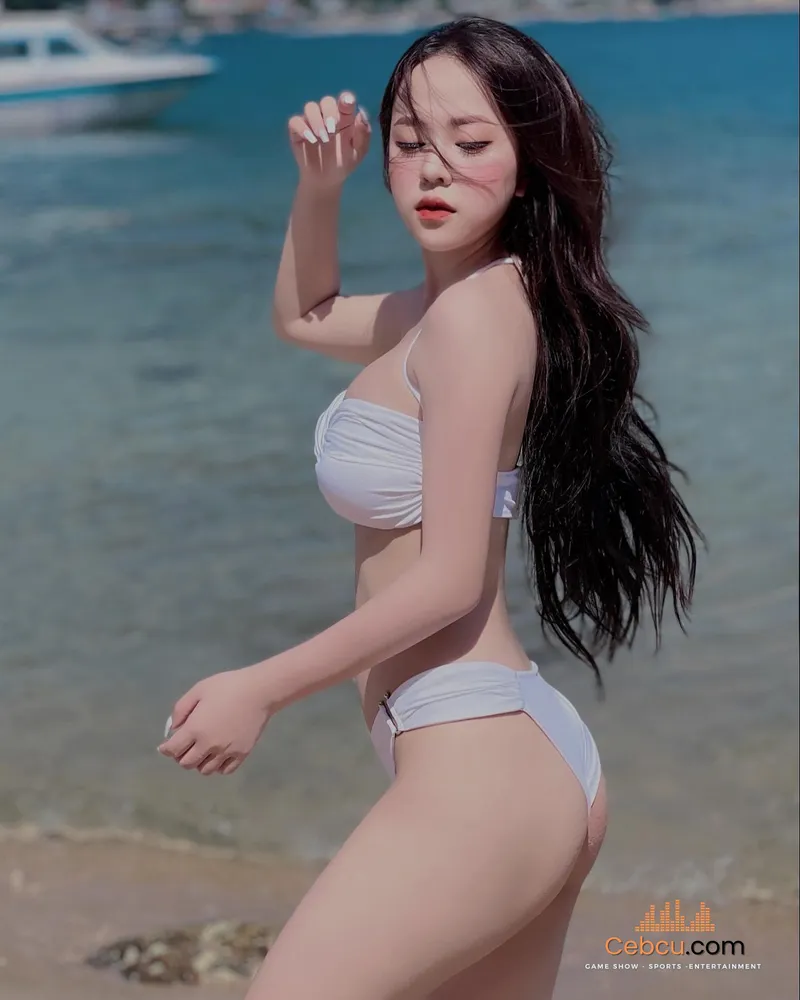 Hình Thùy Trang 2k6 bikini (2)