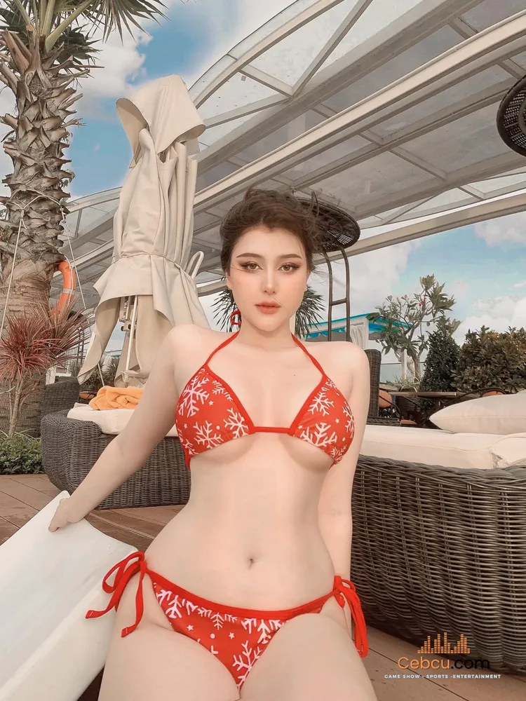 Sunna Nhật Anh bikini