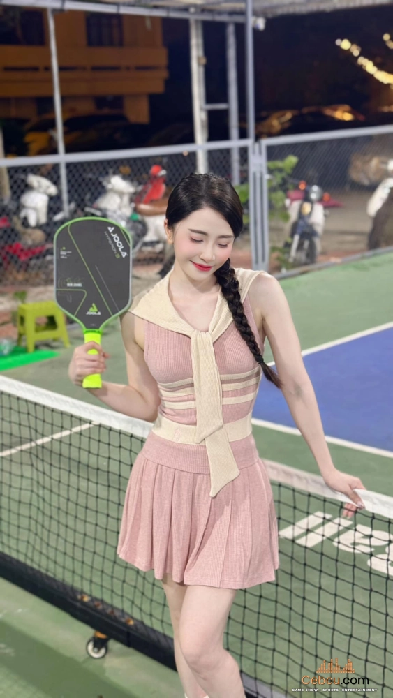 anh gai xinh choi pickleball 56