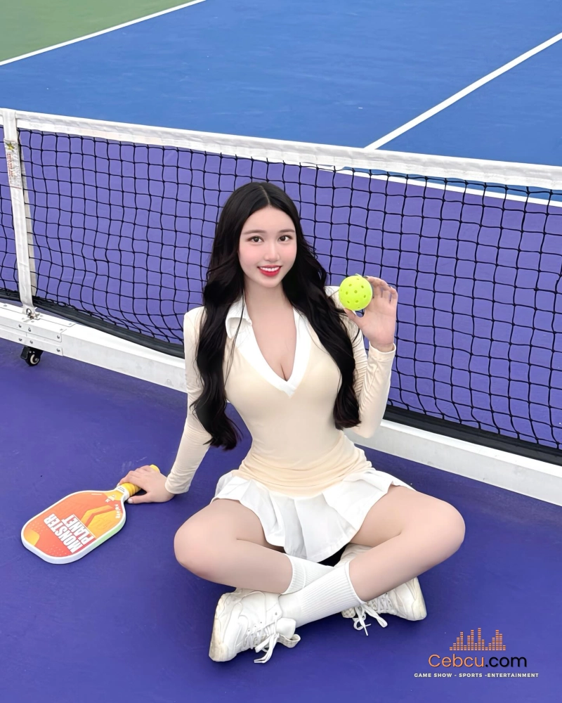 Ảnh gái xinh chơi Pickleball